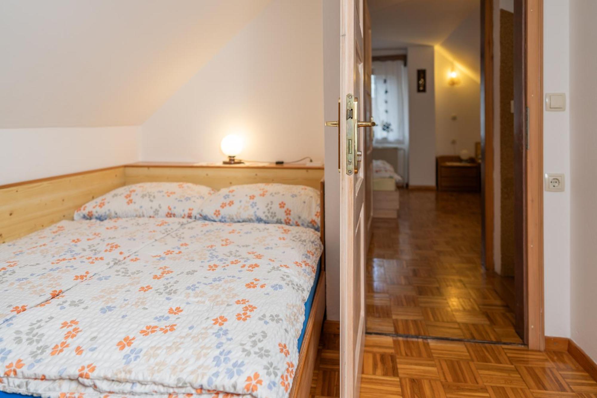 Holiday Home Pri Srni Бохин Екстериор снимка