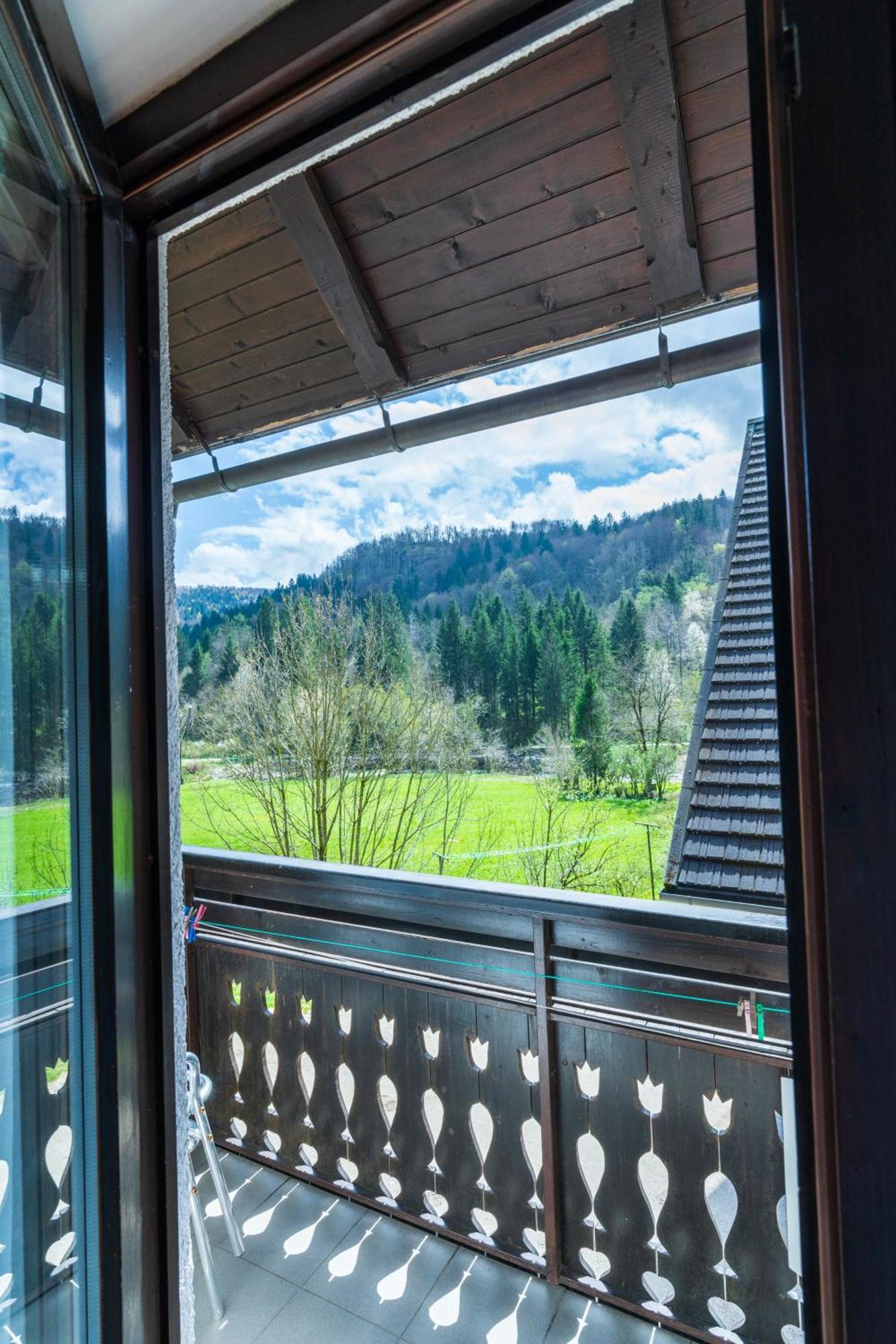 Holiday Home Pri Srni Бохин Екстериор снимка